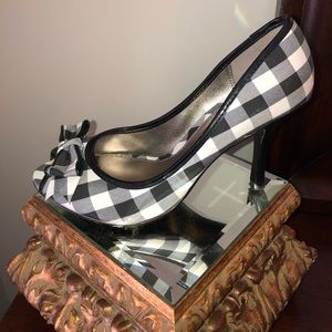 Vintage inspired black/white plaid heels with bow!